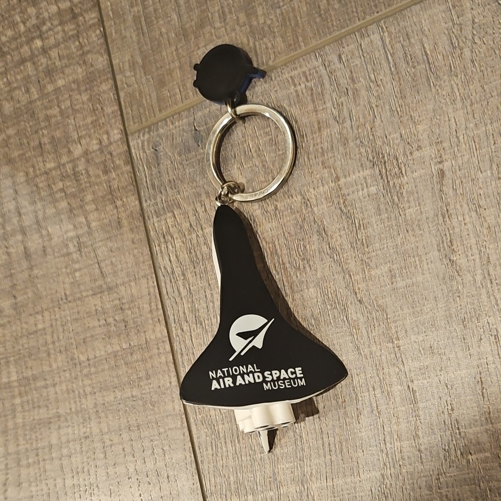 NASA Space Shuttle Keychain - Picture 2 of 3